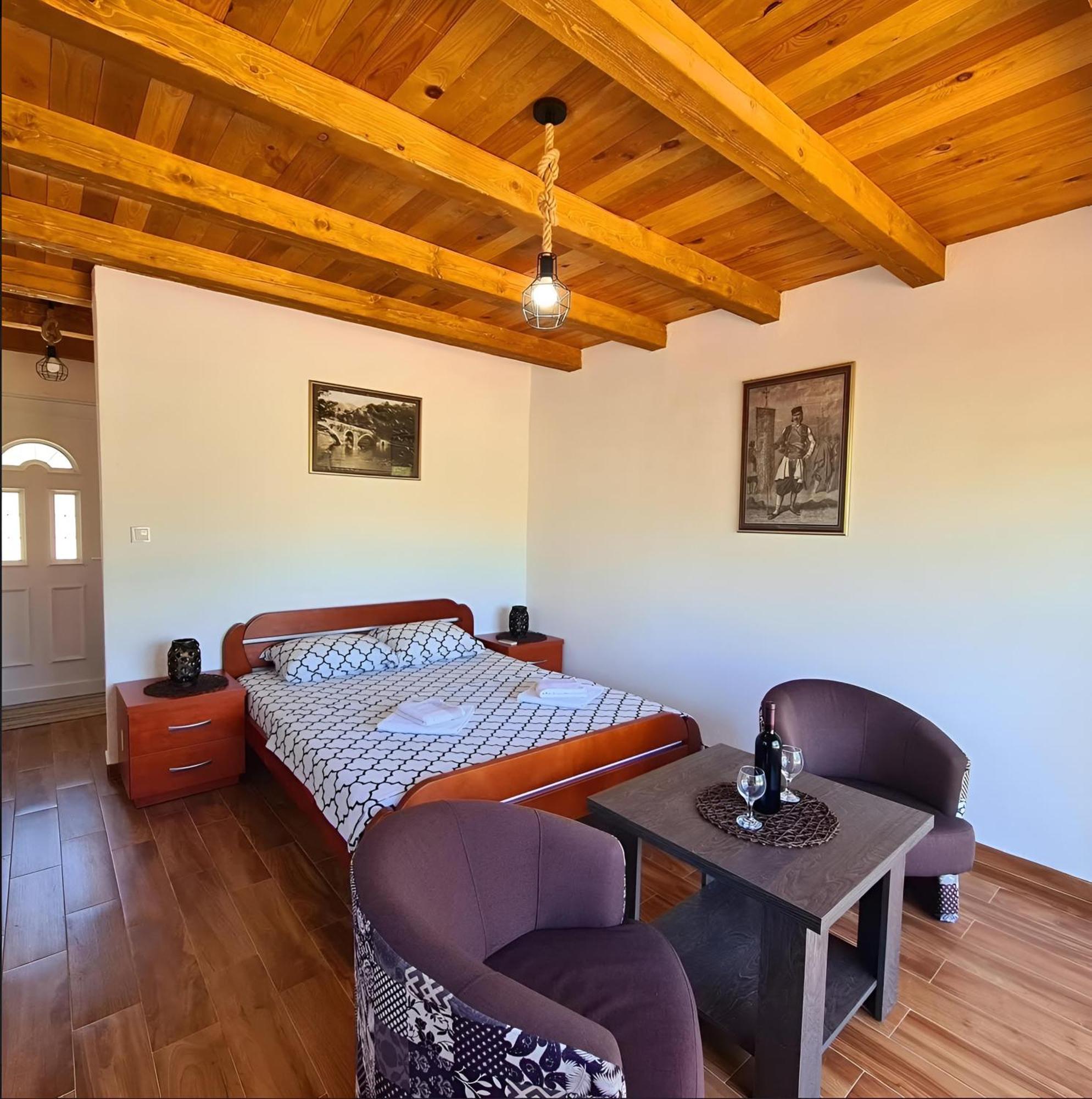 S&M Apartments Rijeka Crnojevica Bagian luar foto